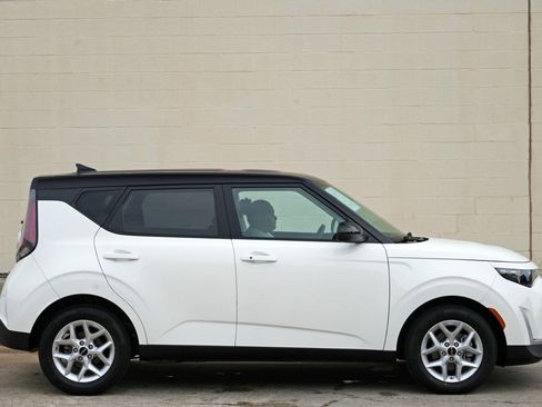 Used 2025 Kia Soul S FWD image 49