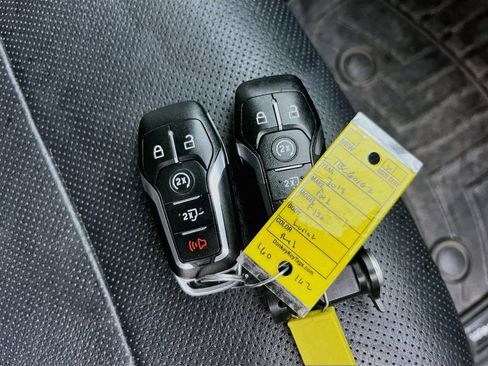 Used 2017 Ford F150 Lariat RWD image 34