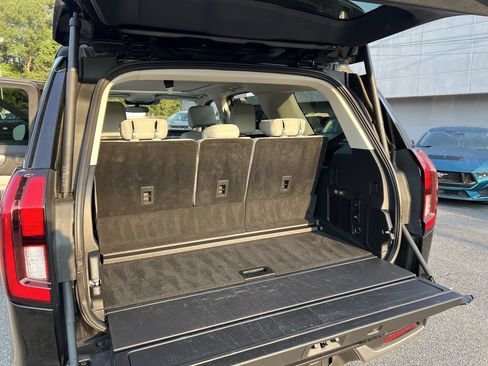 Used 2025 Ford Expedition Platinum w/ Driver's Package AWD/4WD image 13