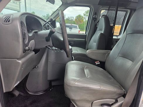 Used 2007 Ford E-150 and Econoline 150 RWD image 10