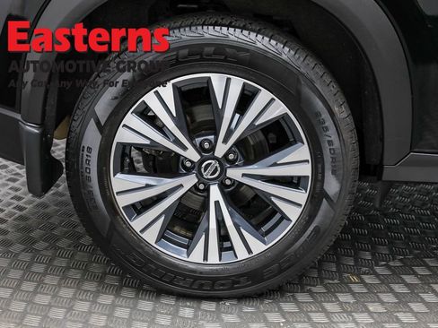 Used 2021 Nissan Rogue SV w/ Premium Package image 33