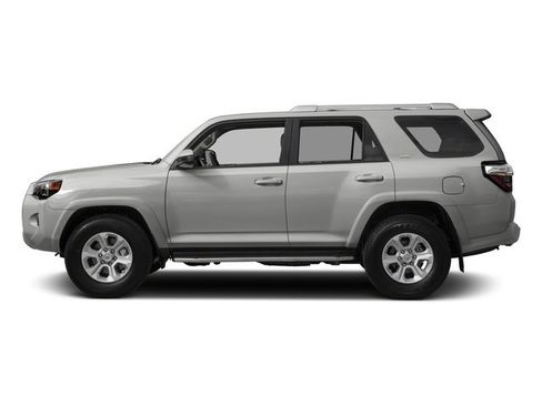 Used 2017 Toyota 4Runner SR5 AWD/4WD image 3