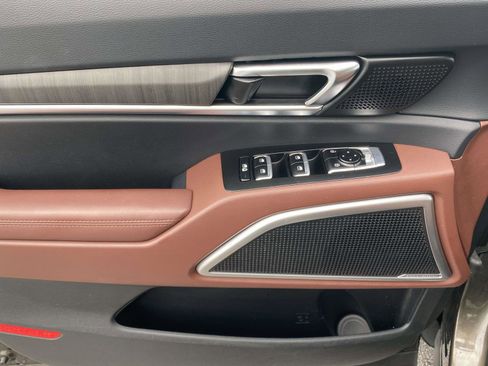 Used 2023 Kia Telluride EX w/ EX Captain's Chair Package image 17