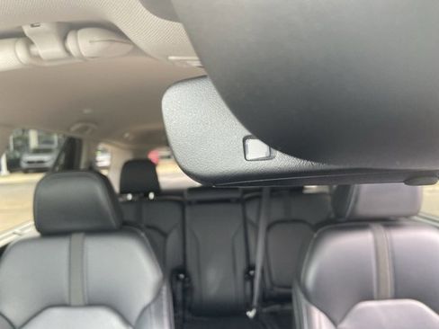 Used 2025 Honda Pilot EX-L image 14