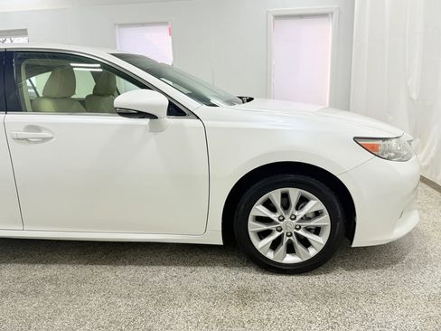 Used 2014 Lexus ES 300h ES 300h Sedan 4D image 8