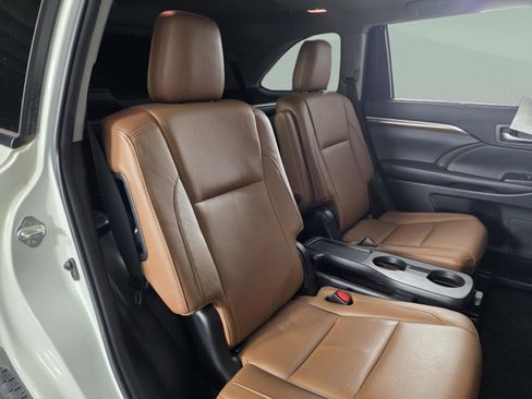 Used 2019 Toyota Highlander Limited image 20
