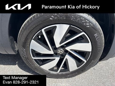 Used 2025 Volkswagen Atlas SEL AWD/4WD image 9