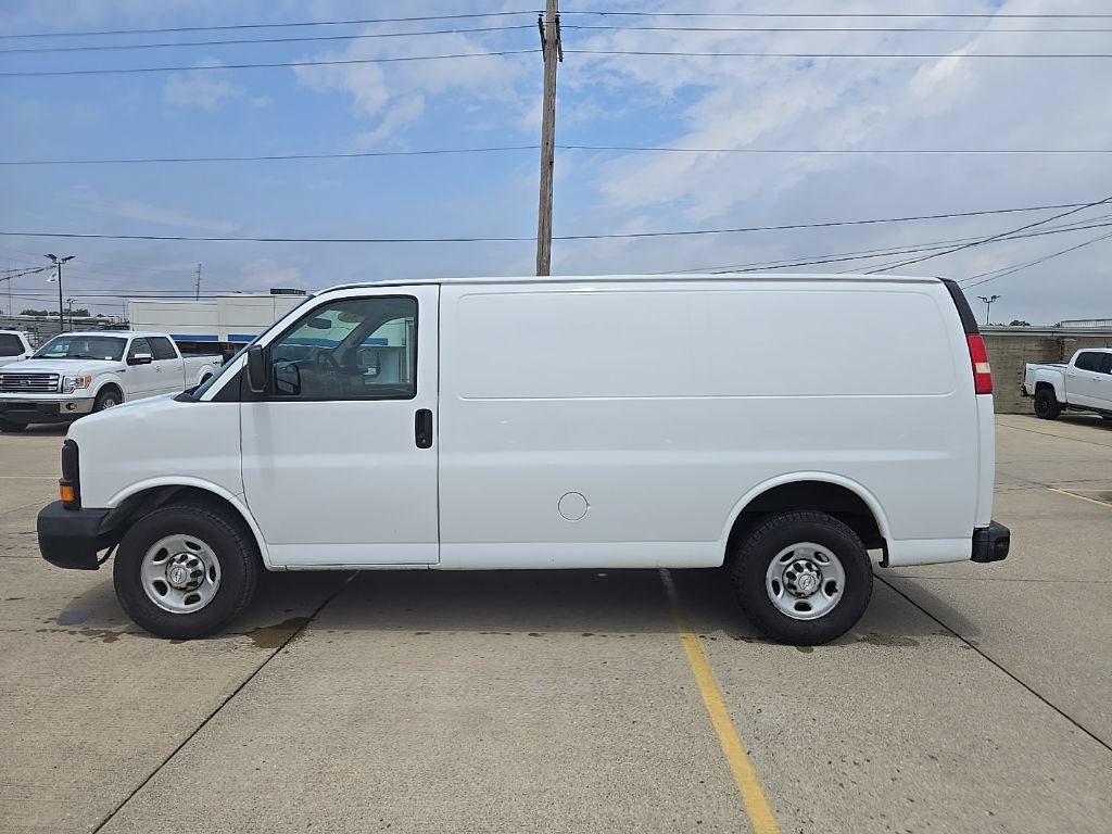 Used 2015 Chevrolet Express 2500 RWD image 6