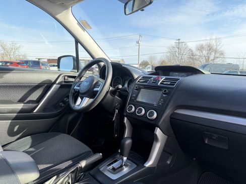 Used 2017 Subaru Forester 2.5i w/ Alloy Wheel Package image 32