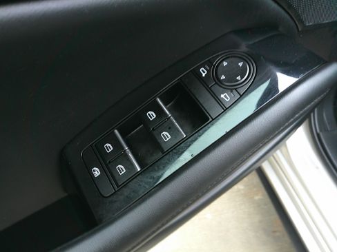 Used 2024 MAZDA MAZDA3 s image 18