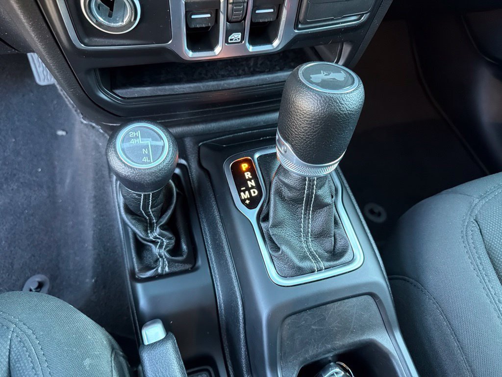 Used 2021 Jeep Wrangler Unlimited Sahara w/ Cold Weather Group AWD/4WD image 19