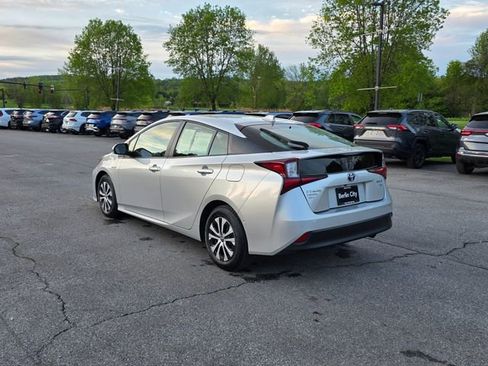 Used 2021 Toyota Prius XLE w/ Advanced Technology Package AWD/4WD image 6
