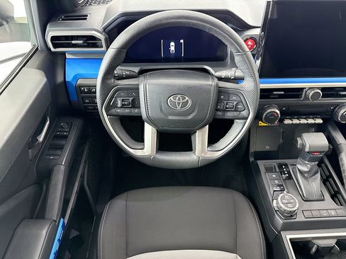 Used 2025 Toyota Tacoma Limited AWD/4WD image 10
