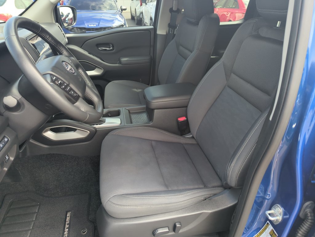 Used 2024 Nissan Frontier SV RWD image 12