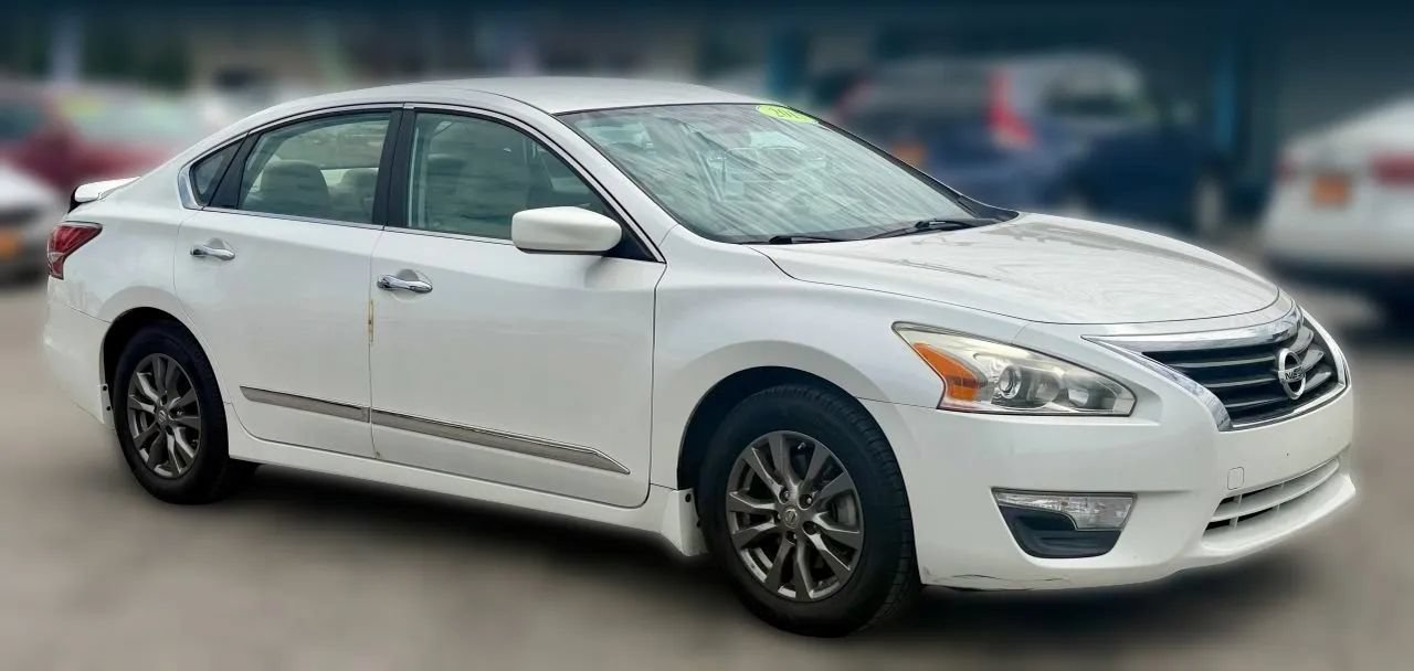 Used 2015 Nissan Altima 2.5 S w/ Sport Value Package FWD image 13