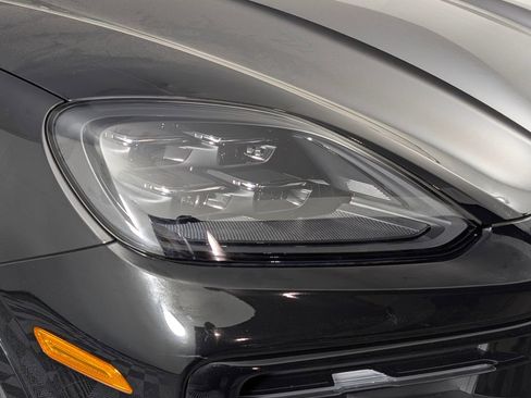 Certified 2025 Porsche Cayenne Coupe image 15