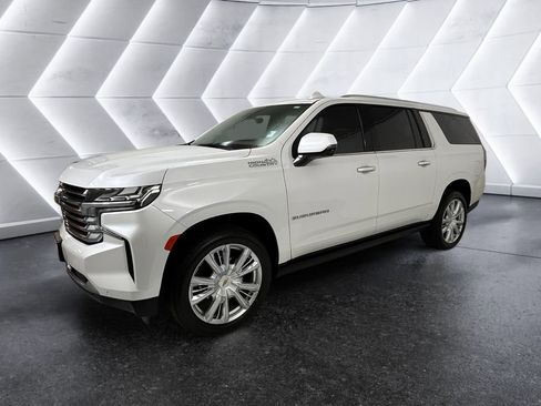 Used 2024 Chevrolet Suburban High Country w/ Premium Package 2 image 3