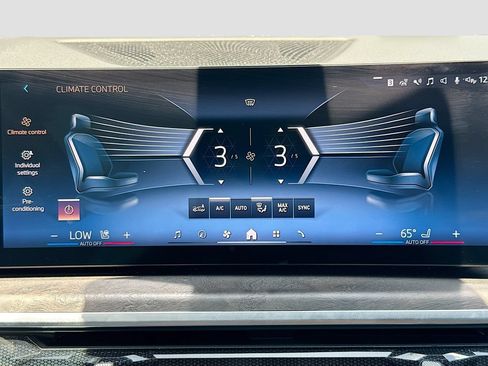 Used 2024 BMW X5 xDrive40i w/ M Sport Package AWD/4WD image 17