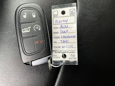 Used 2022 Jeep Cherokee Trailhawk w/ Comfort/Convenience Group image 35