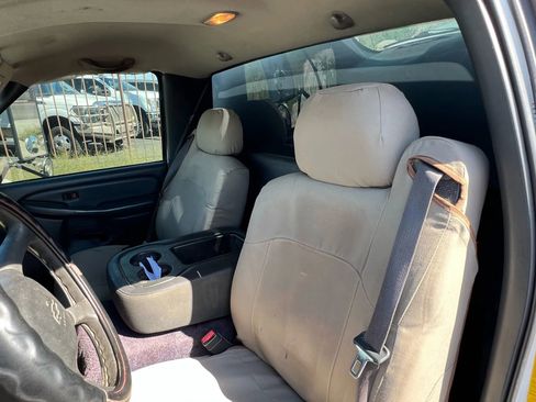 Used 2002 Chevrolet Silverado 3500 2WD Regular Cab image 11