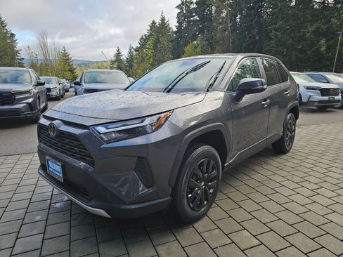 Used 2024 Toyota RAV4 LE image 3