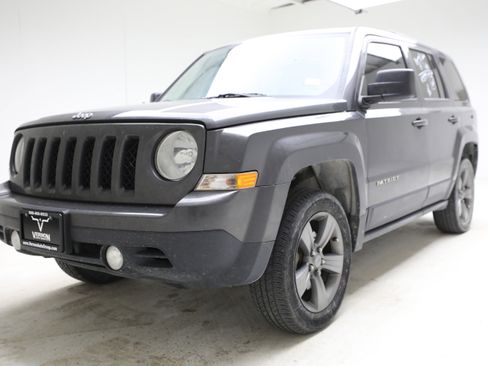 Used 2015 Jeep Patriot High Altitude image 1