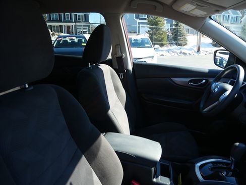 Used 2015 Nissan Rogue SV image 30