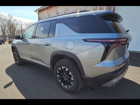 Used 2024 Chevrolet Traverse Z71 w/ Enhanced Driving Package AWD/4WD image 2