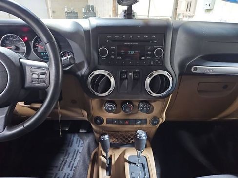 Used 2013 Jeep Wrangler Rubicon w/ PWR Convenience Group image 17