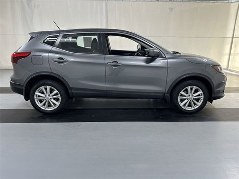 Used 2018 Nissan Rogue Sport S w/ S Appearance Package image 9