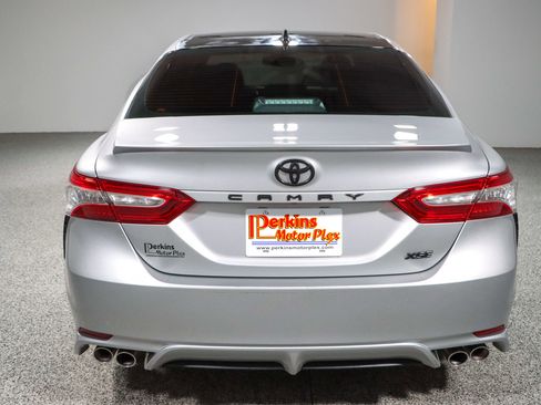 Used 2020 Toyota Camry XSE FWD image 8