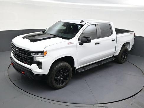 Used 2025 Chevrolet Silverado 1500 LT Trail Boss AWD/4WD image 13