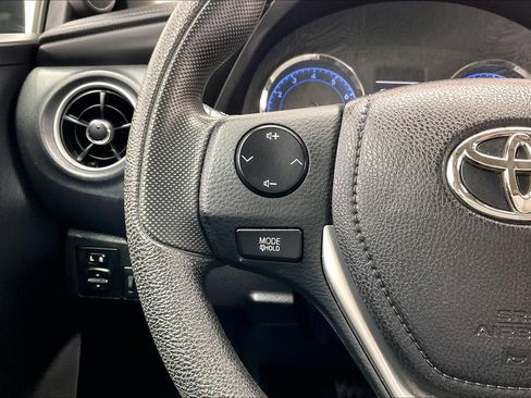 Used 2019 Toyota Corolla LE image 20