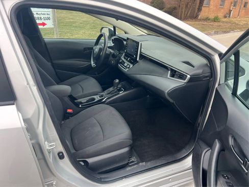 Used 2022 Toyota Corolla LE image 23