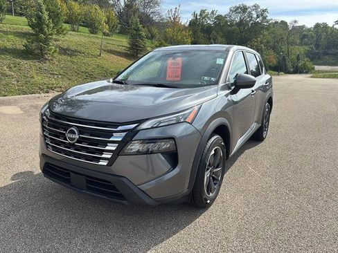 Used 2024 Nissan Rogue SV image 8