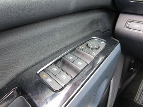 Used 2024 Nissan Pathfinder SL image 35