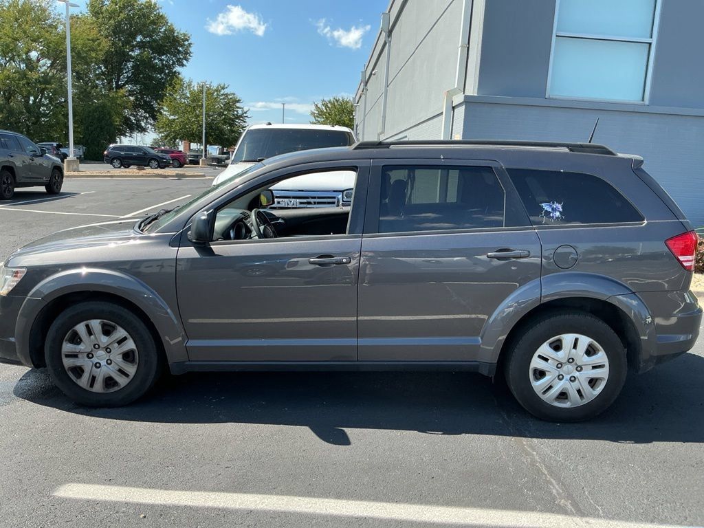 Used 2018 Dodge Journey SE FWD image 4