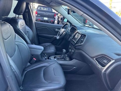 Used 2019 Jeep Cherokee Limited image 19