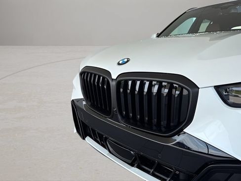 Used 2026 BMW X5 sDrive40i w/ M Sport Package RWD image 2