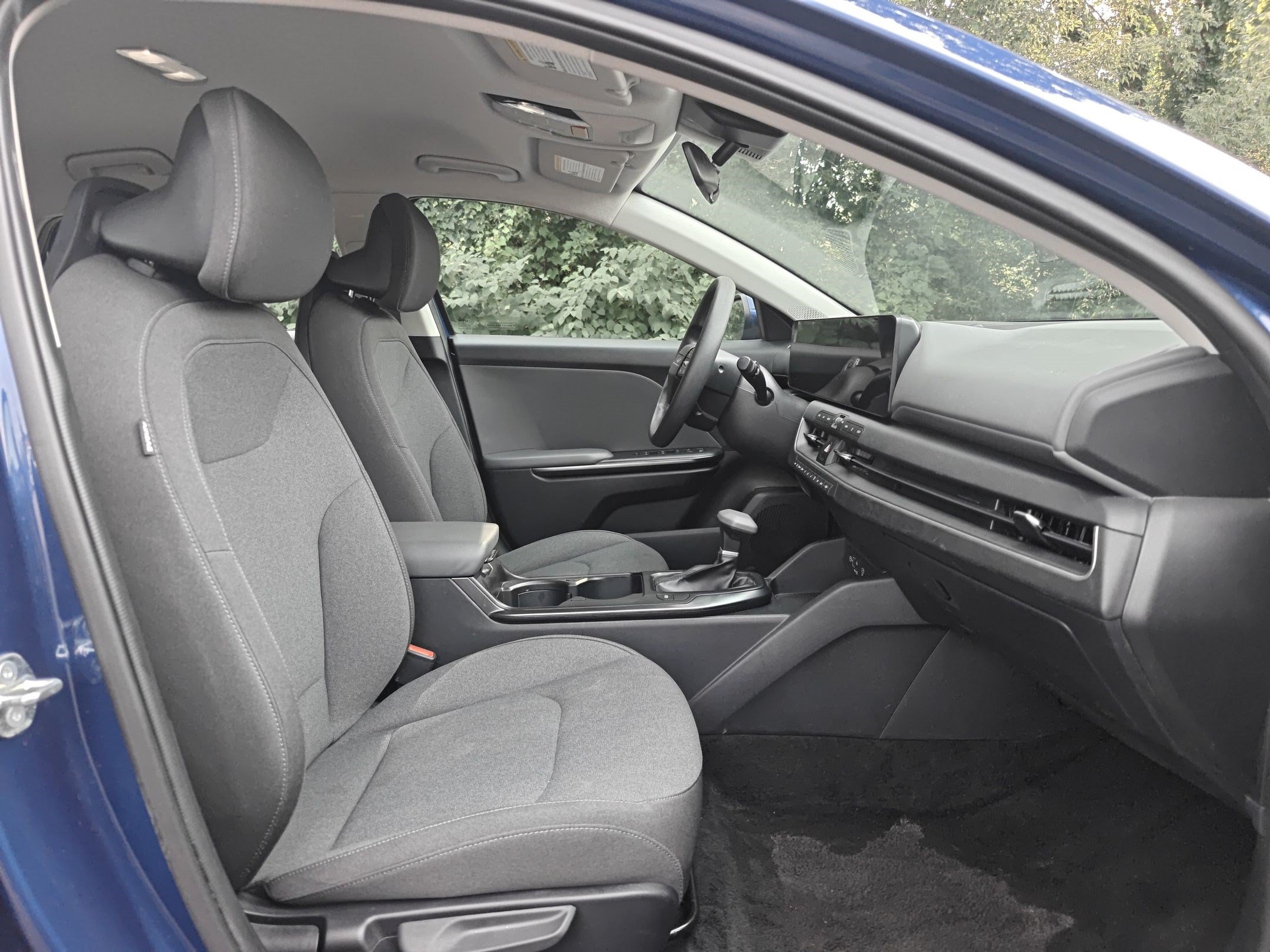 Used 2025 Kia K4 FWD image 25