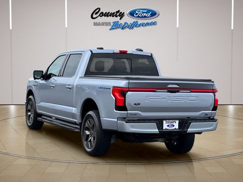 Used 2022 Ford F150 Lightning Lariat AWD/4WD image 6