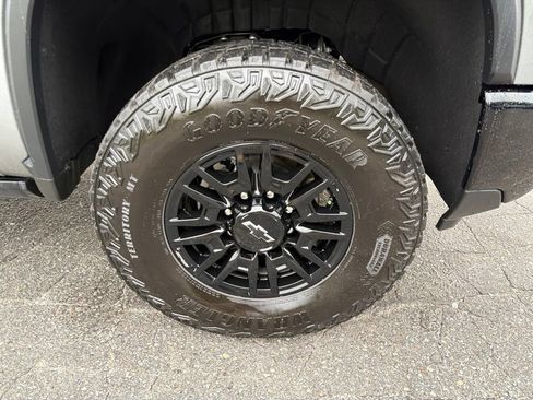 Used 2026 Chevrolet Silverado 2500 ZR2 AWD/4WD image 9