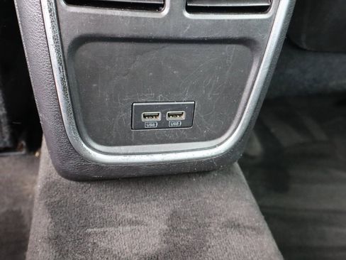 Used 2016 Chrysler 300 Limited image 21