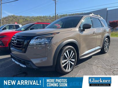 Used 2023 Nissan Pathfinder Platinum w/ Lighting Package (N93)