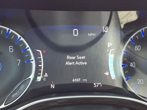 Used 2023 Chrysler Pacifica Limited FWD image 23