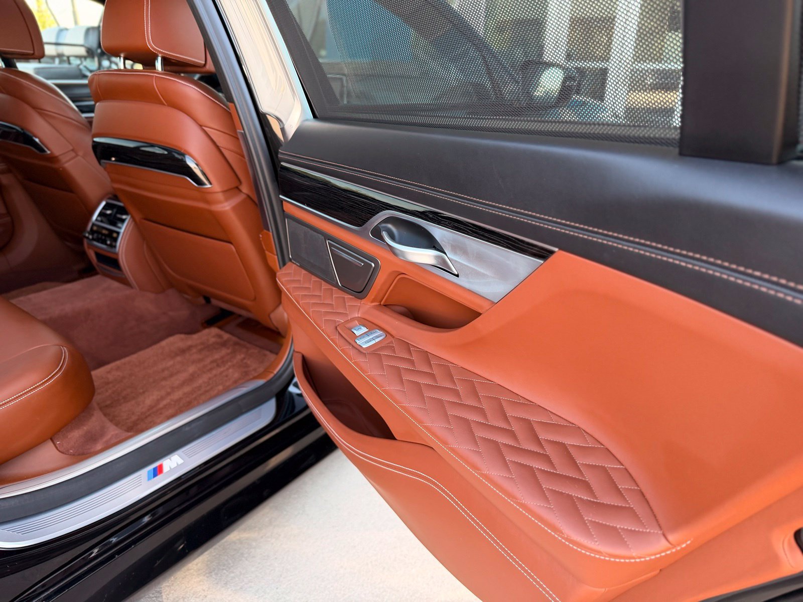 Used 2020 BMW 750i xDrive w/ Executive Package AWD/4WD image 33
