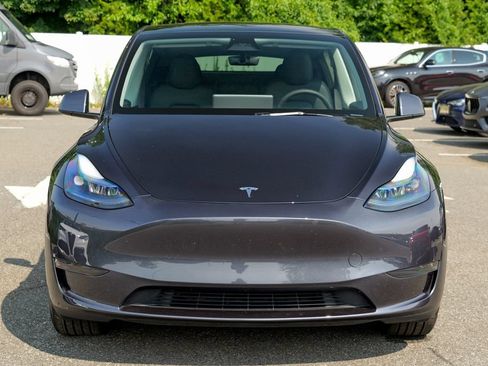Used 2025 Tesla Model Y Long Range RWD image 2