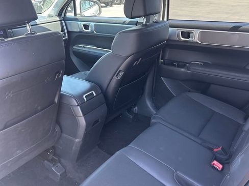 Used 2025 Hyundai Santa Fe SEL image 16