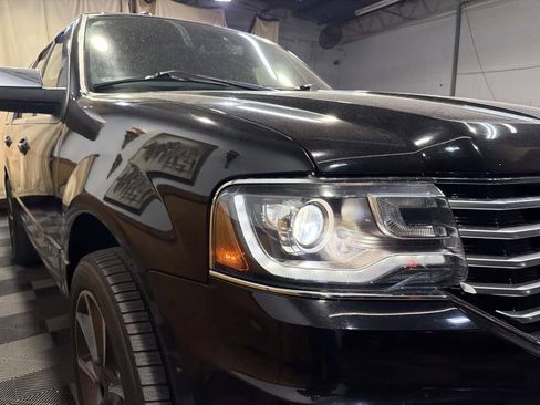 Used 2017 Lincoln Navigator Reserve image 7