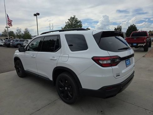 New 2026 Honda Pilot Black Edition image 4